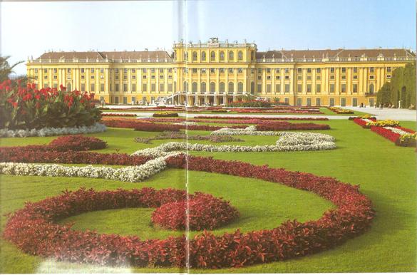 Facciata del castello di Schonbrunn- Vienna